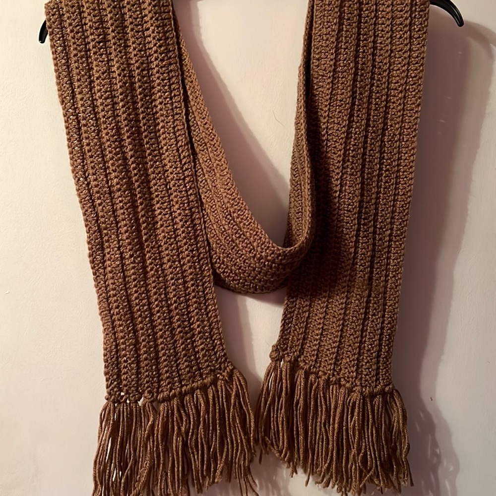 3/$20  Pretty brown winter scarf, yarn texture